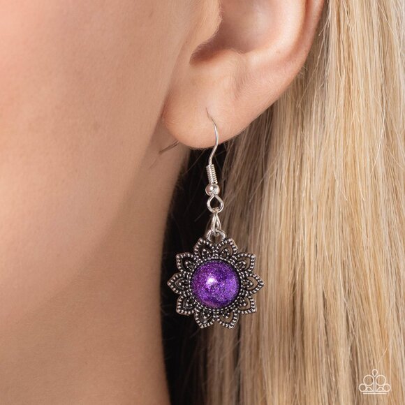 Purple mandala floral necklace and earrings - Picture 2 of 2